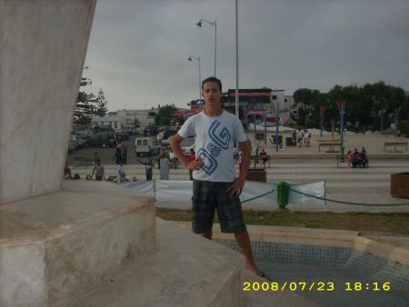 requin blue derier moi