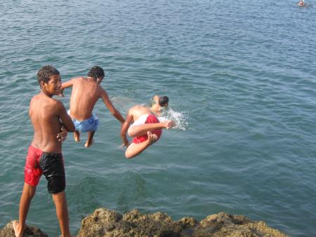 moi et mon ami soufian en la plage de sablét